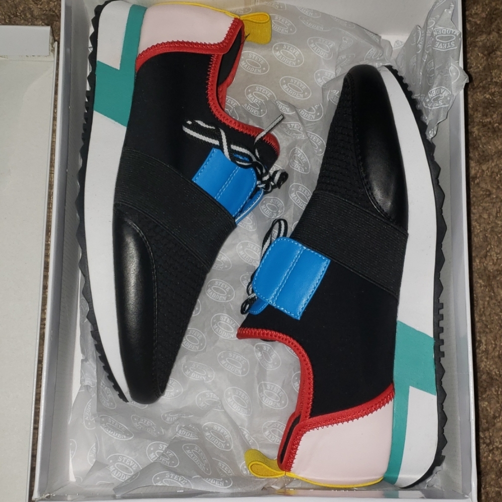Steve Madden Shoes - Picture 1 of 5